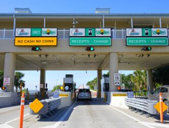 carros no pedágio sunpass na flórida