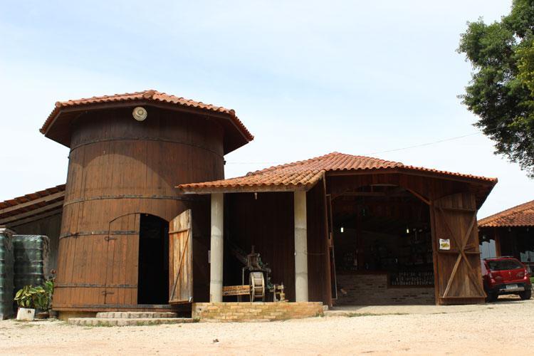 entrada da vinícola vinhos vo vito no caminho do vinho