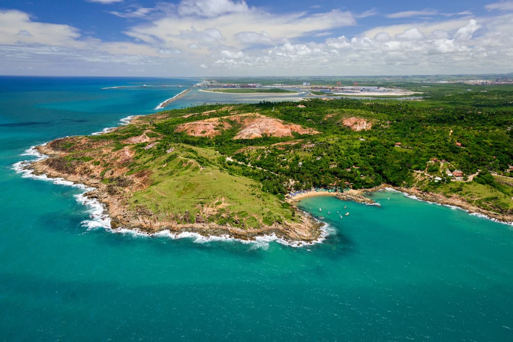 vista aérea da praia de calhetas em cabo de santo agostinho