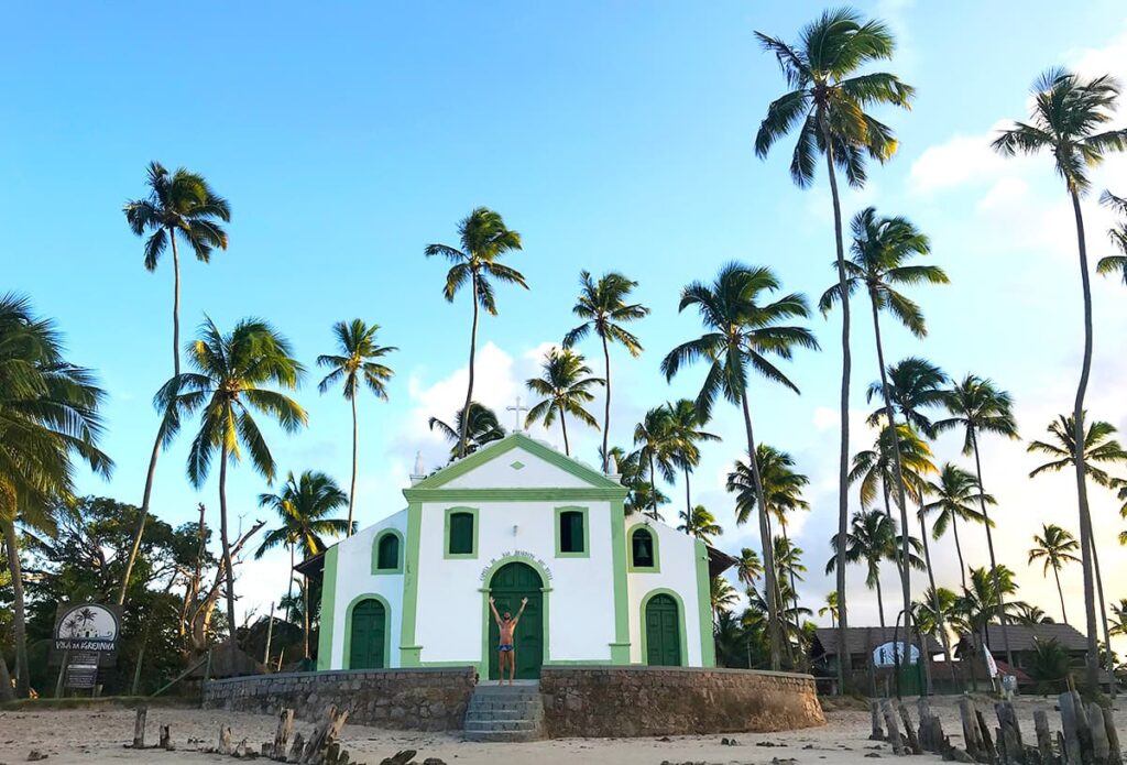 igrejinha na praia dos carneiros
