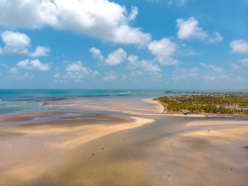 deserta praia de macaípe próxima a porto de galinhas