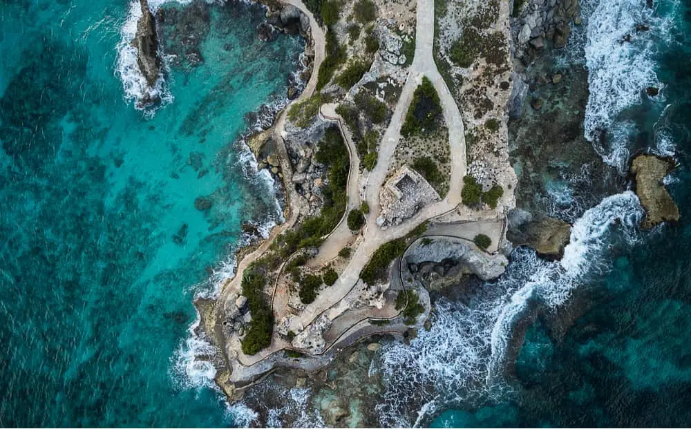 Foto desde arriba de Isla Mujeres, en México.