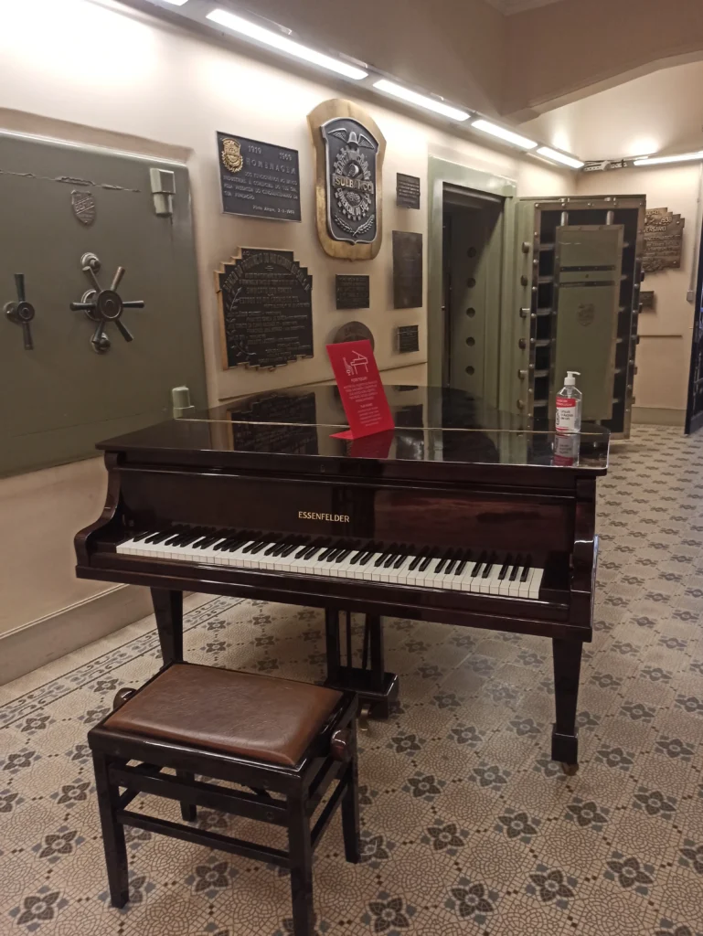 Foto de exposición en el Museo Santander en Porto Alegre.