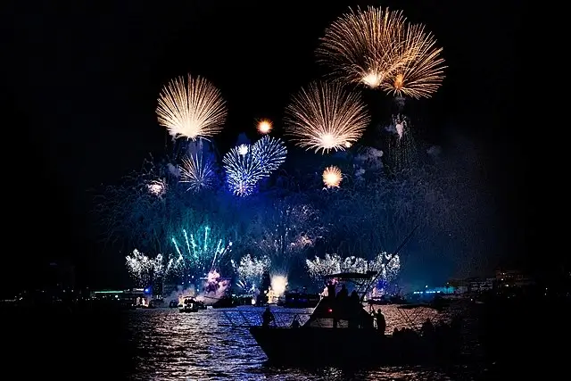 Fuegos artificiales durante el carnaval de Mazatlan