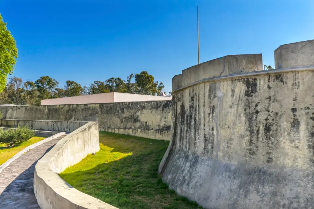 Foto de monumento en Los Fuertes, Puebla.